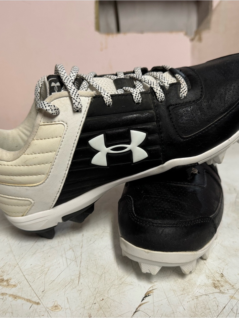 Under Armour Black and White Men's Athletic Cleats